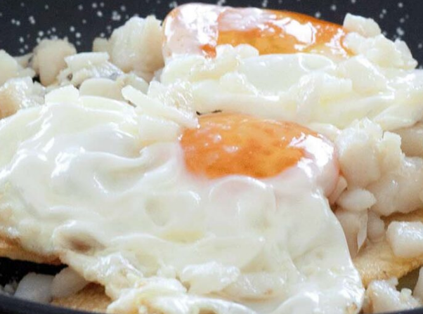 Huevos con bacalao