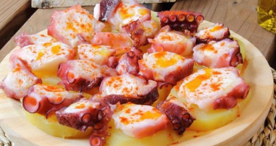 Pulpo a feira con patatas